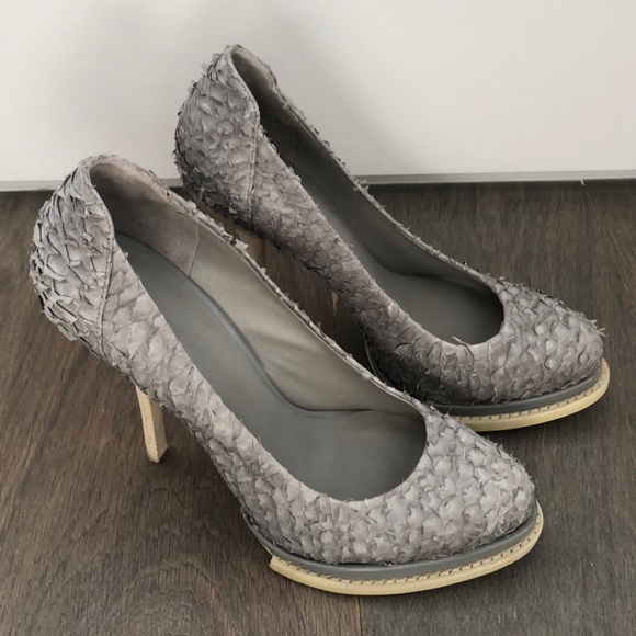 ALEXANDER WANG Textured Grey Snake Skin sz 38.5 - Picture 2 of 6